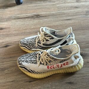 Yeezy boost zebra used